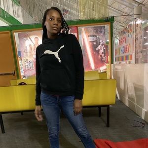 Meet your Posher, Danielle